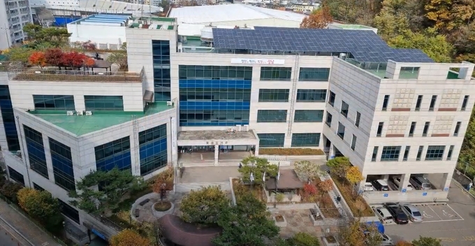 성남도시개발공사(사장 박민우) 중원도서관이 2024년 장애인 일자리 사업에서 우수기관으로 선정됐다. (사진=성남도시개발공사 제공)
