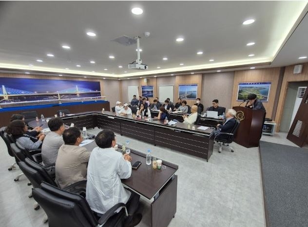 지난 11일 영종총연 요구로 인천경제청, 인천관광공사가 함께 주민간담회를 진행하고 있다. ( 사진 = 영종총연 제공 )