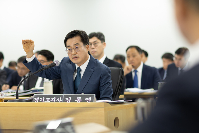 14일 오전 경기도청 4층 율곡홀에서 열린 2024 행정안전위원회 국정감사에서 김동연 경기도지사가 답변을 하고 있다. (사진=경기도 제공)