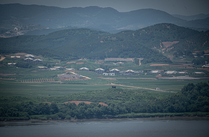  파주시 오두산전망대에서 바라본 북한 황해북도 개풍군 일대 모습. (사진=옥지훈 기자)