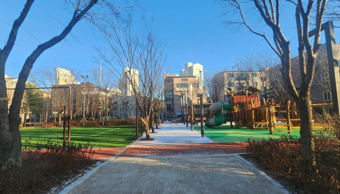 지난해 12월 노후시설이 전면 개선된 남동구 도림산어린이공원 모습. ( 사진 = 남동구 제공 )