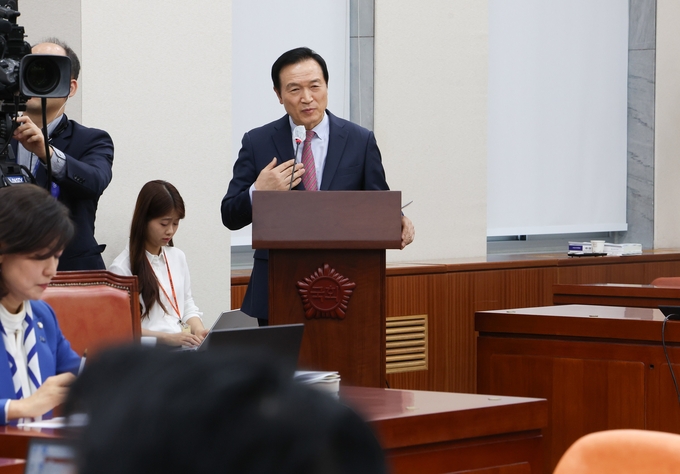 22일 오전 국회 교육위원회에서 열린 서울특별시교육청·인천광역시교육청·경기도교육청 국정감사에서 임태희 경기도교육감이 발언하고 있다. (사진=경기도교육청 제공)