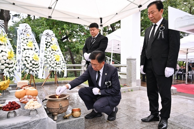한국자유총연맹 양평군지회는 지난 22일, 양평읍 갈산공원 내 반공위령탑에서 제44회 자유수호희생자 합동위령제를 개최했다. (사진=양평군 제공)