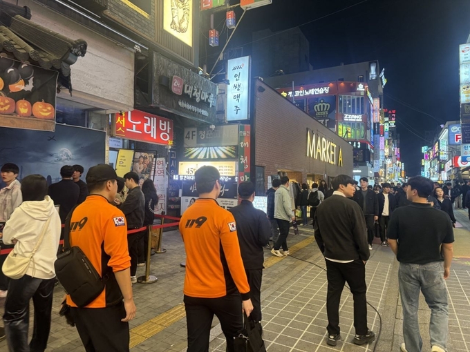  수원남부소방서가 인구 밀집 지역에 대한 순찰에 나선 모습. (사진=수원남부소방서 제공)