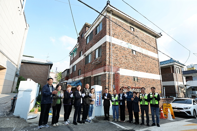 남동구가 구월동 1230-14번지에 방치돼 있는 명성빌라를 리모델링해 주민들을 위한 공간으로 탈바꿈시켰다. ( 사진 = 남동구 제공 ) 