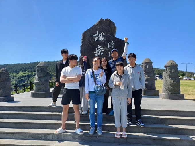 경기한울학교 학생들이 사제동행 프로그램으로 제주도를 방문했다. (사진=경기한울학교 제공)