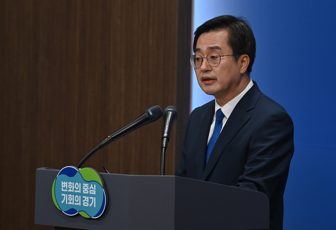 김동연 경기도지사가 5일 경기도청에서 2025년도 경기도 예산안 기자회견에서 전날 정부 예산안 시정연설에 대한 입장을 밝히고 있다. (사진=옥지훈 기자)