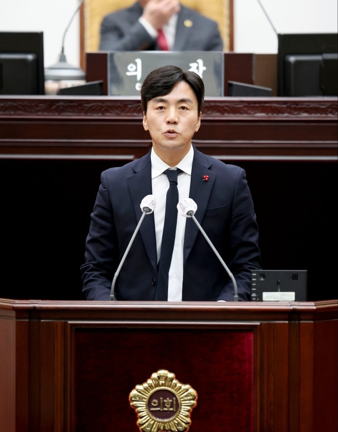 이강구 인천시의원이 시의회 본회의에서 5분 자유발언을 하고 있다. ( 사진 = 인천시의회 제공 )