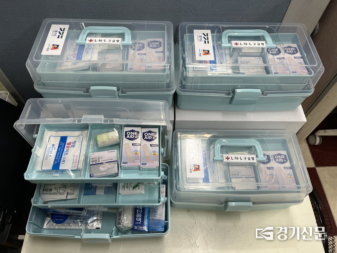 한파쉼터에 배부한 구급함. (사진=안성시 제공)