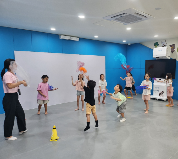 서부 거점형 늘봄센터 특기적성 프로그램에 참여 중인 모습. ( 사진 = 인천시교육청 제공 )