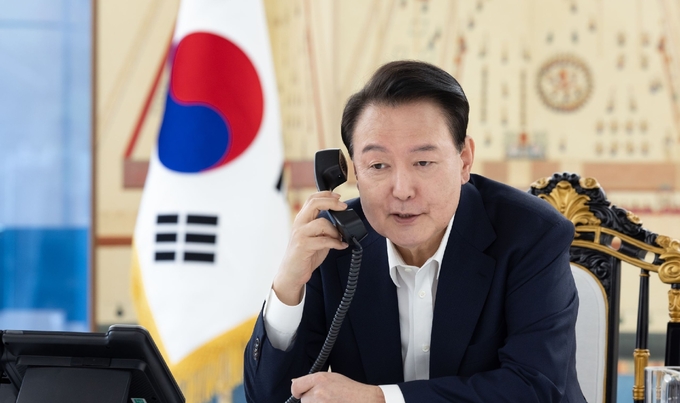 윤석열 대통령은 지난 7일 도널드 트럼프 美 대통령 당선인과 전화 통화를 갖고, 축하 인사를 전했다. (사진=대통령실 제공)