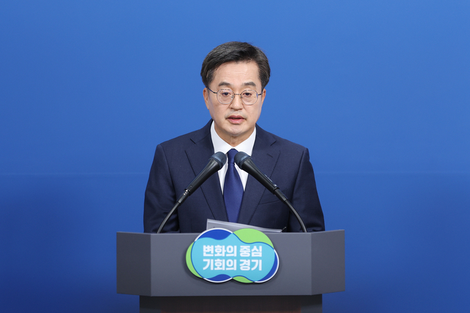 13일 경기도청 브리핑룸에서 김동연 경기도지사가 정치현안 관련 입장을 밝히고 있다. (사진=경기도 제공)