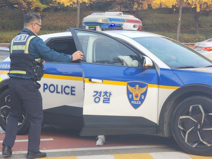  14일 2025학년도 대학수학능력시험날 경찰이 수험생을 시험장으로 이송한 모습. (사진=박진석 기자)