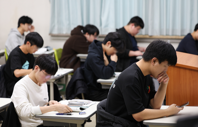2025학년도 대학수학능력시험일인 14일 오전 수원시 장안구 동원고등학교에서 수험생들이 시험 준비를 하고 있다. (사진=경기사진공동취재단)