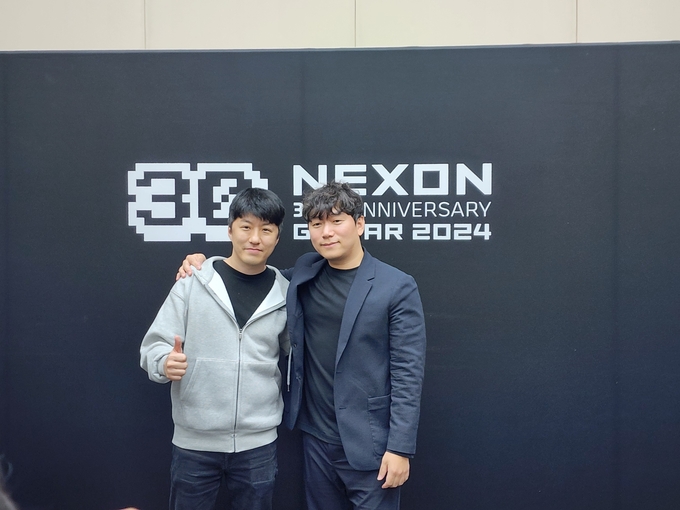 이준호 카잔 크리에이티브 디렉터(좌)와 윤명진 네오플 대표(우). (사진=이효정 기자)