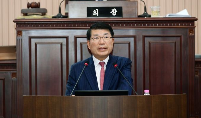백경현 구리시장이 구리시의회 제2차 정례회에서 시정 운영 계획을 밝히고 있다. (사진=구리시 제공)