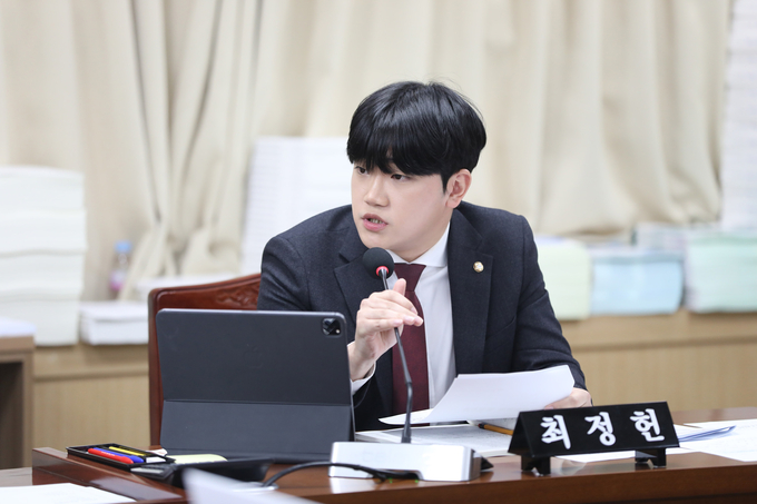수원시의회 최정헌(국힘·정자1) 도시미래위원회 부위원장. (사진=수원시의회 제공)
