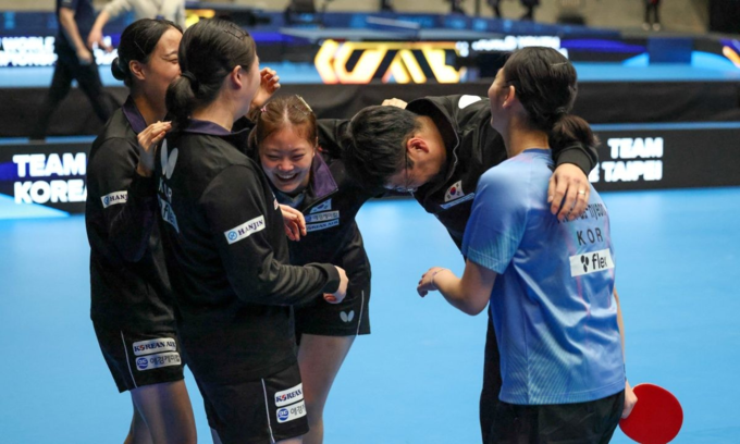 25일(한국시간) 스웨덴 헬싱보리에서 열린 2024 국제탁구연맹(ITTF) 세계청소년선수권대회 결승에서 대만을 3-1로 꺾고 우승을 차지한 한국 청소년대표팀이 기뻐하고 있다. (사진=국제탁구연맹(ITTF) 홈페이지)