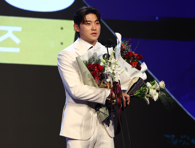 26일 서울 롯데호텔 월드 크리스탈볼룸에서 열린 2024 신한 SOL뱅크 KBO 시상식에서 김도영(KIA)이 최우수선수(MVP)로 선정됐다. (사진=연합뉴스)