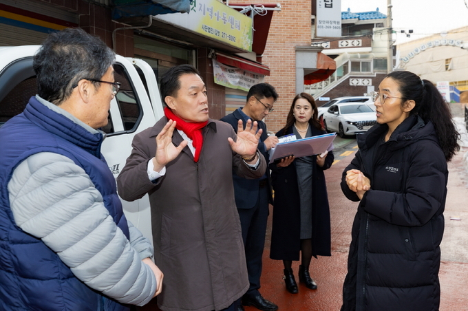 이재준 수원시장이 찾아가는 현장시장실을 열고 있다. (사진=수원시 제공)