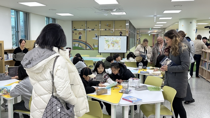 3일 화성 이솔초등학교에서 '2024 유네스코 교육의 미래' 국제 포럼 학교 방문 프로그램이 진행됐다. (사진=박민정 기자)