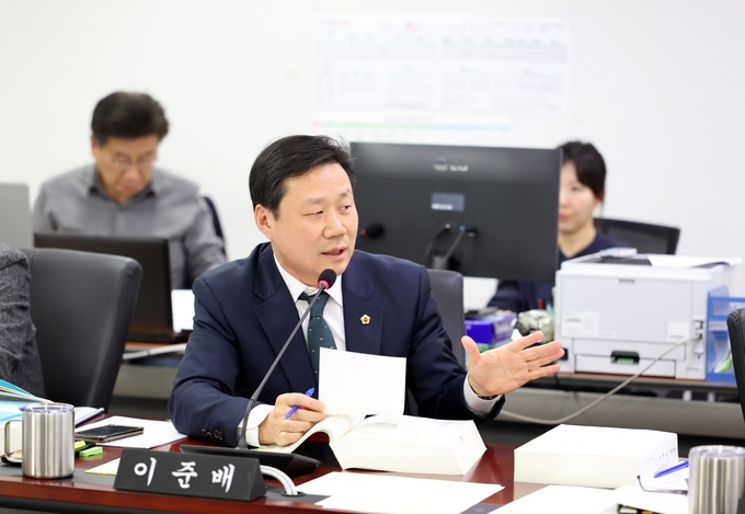 성남시의회 경제환경위원회 이준배 민주당 대표의원. (사진=성남시의회 제공)