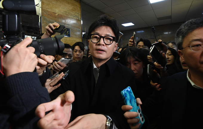 한동훈 국민의힘 대표가 6일 국회에서 열린 비상의원총회를 마친 뒤 자리를 떠나고 있다. (사진=옥지훈 기자)