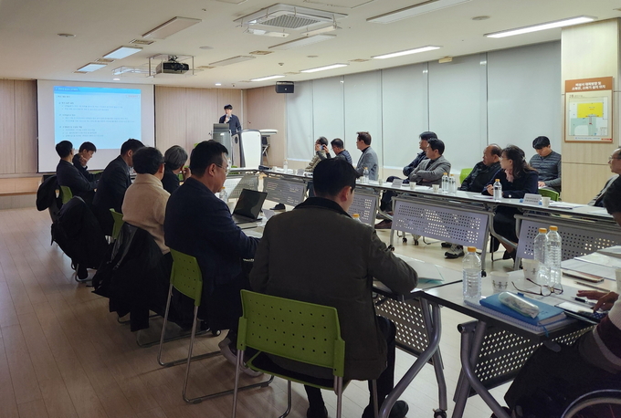 화성시는 최근 민선8기 공약사업인 ‘화성진안 공공주택지구 민(民)-관(官)-공(公) 협의체’ 첫 회의를 유엔아이센터에서 개최했다. (사진=화성시 제공)