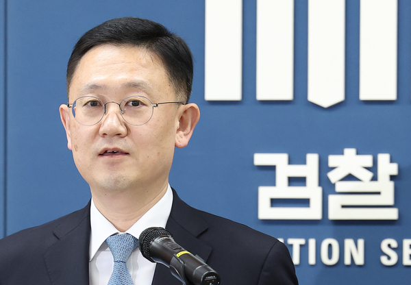 8일 박세현 검찰 비상계엄 특별수사본부 본부장이 수사 관련 브리핑을 열고 발언 하고 있다. (사진=연합뉴스)