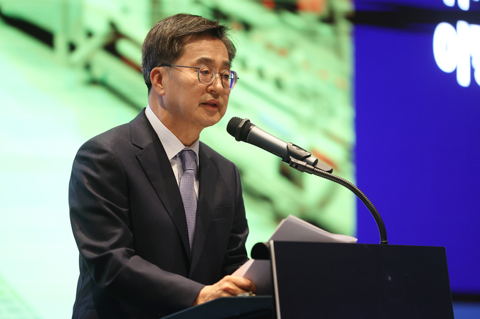 김동연 경기도지사가 10일 성남 판교에서 열린 ‘반도체 클러스터 포럼’에서 발언을 하고 있다. (사진=경기도 제공)