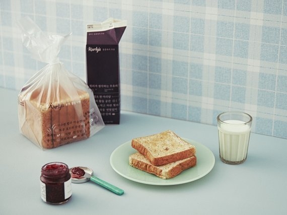 컬리의 프리미엄 PB 브랜드 '컬리스' R15 통밀 식빵. (사진=컬리 제공)
