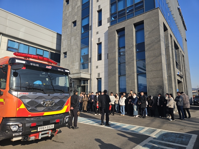 지난 10일 양평 경기도시장상권진흥원 본원에서 ‘2024년 합동소방 훈련’을 진행하고 있다. (사진=경상원 제공)