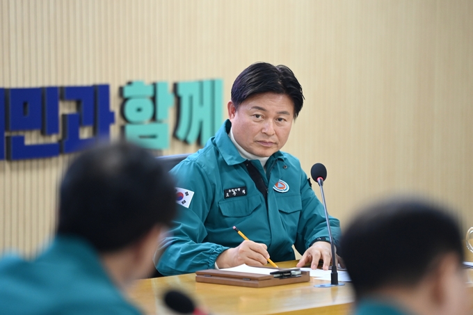 조용익 부천시장이 지역 민생안정 대책 추진에 총력을 다해줄 것을 당부했다. (사진=부천시 제공)