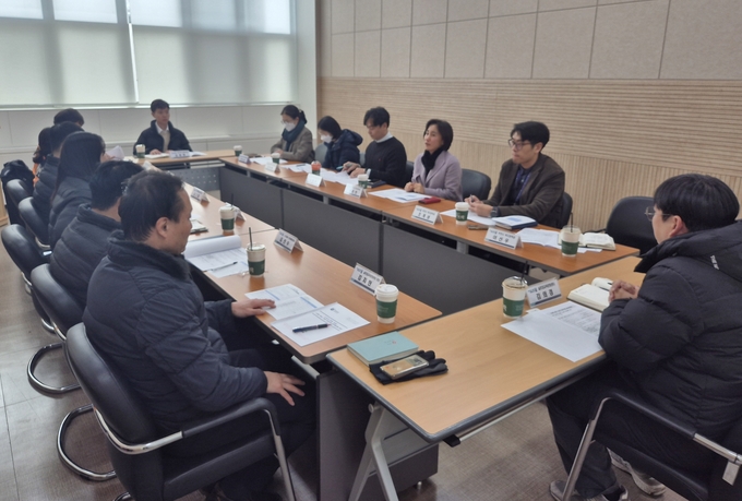 유관기관과 노숙인 한파 대응 스마트 복지·안전 실무협의회를 진행하고 있다. (사진=부천시 제공)