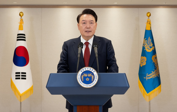 지난 14일 오후 7시 24분 직무정지된 윤석열 대통령이 지난 12일 대국민 담화를 발표하고 있다. (사진=대통령실 제공)