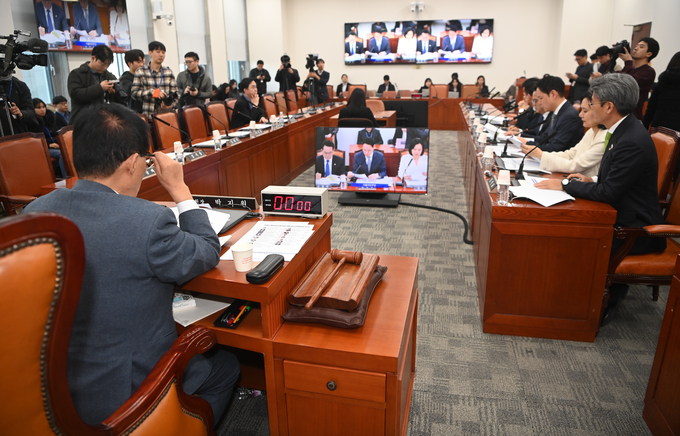 국회 헌법재판관 인사청문특별위원회가 18일 야당 의원들만 참석한 가운데 열리고 있다. (사진=옥지훈 기자)
