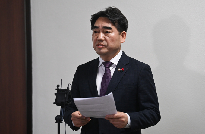 국회 정보위원회 여당 간사인 이성권 국민의힘 의원이 19일 정보위 비공개 간담회 내용을 설명하고 있다. (사진=옥지훈 기자)