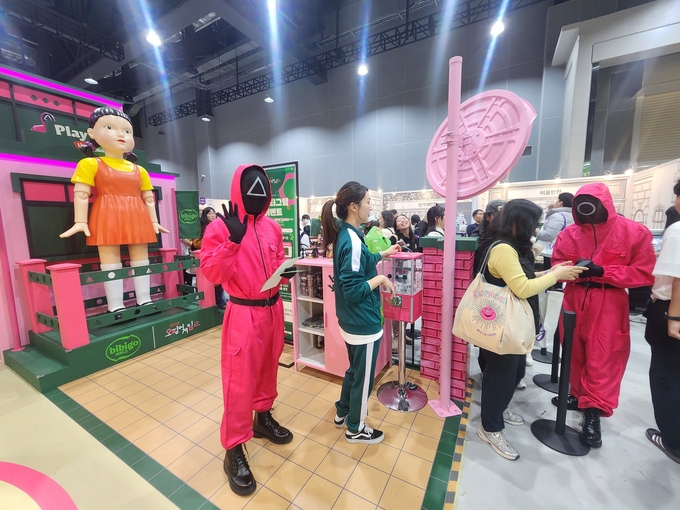 CJ제일제당은 오징어게임을 모티브로 부스를 꾸몄다. (사진=이효정 기자) 