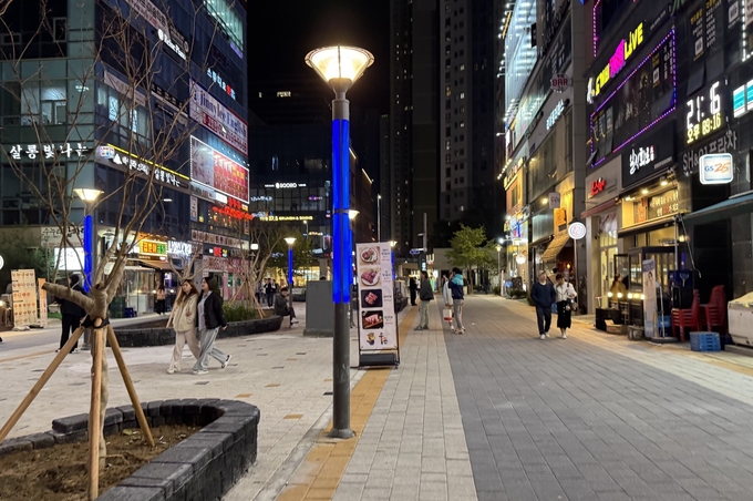 광명시는 총 사업비 10억 원을 투입한 일직동 로데오 거리 정비공사를 완료했다. (사진=광명시 제공)