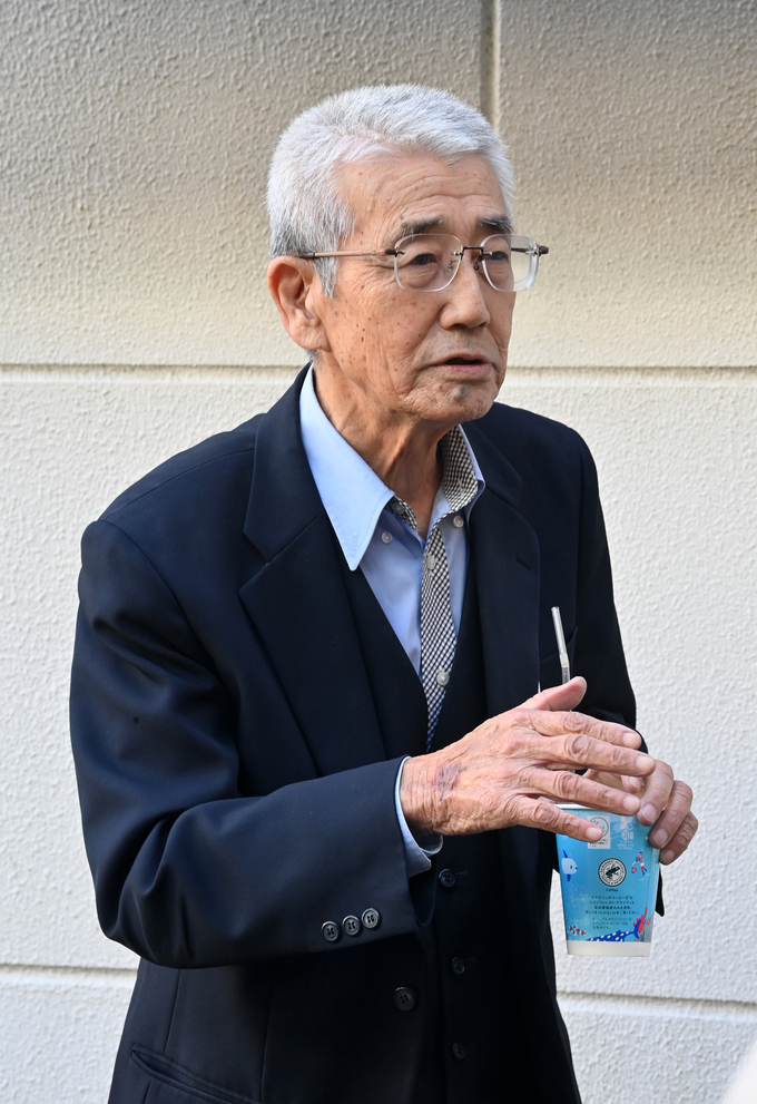 일본 나고야시에서 택시 운전 일을 하는 다케나카 야쓰마사(78) 씨가 인천경기기자협회 공동취재단의 질문에 대답하고 있다. (사진=인천경기기자협회 공동취재단)