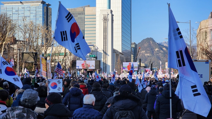  28일 서울 세종대로에서 윤석열 대통령 탄핵을 반대하는 보수단체의 집회가 개최됐다. (사진=박진석 기자)