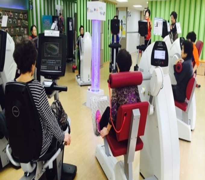 광명시 노인건강증진센터는내년 1월 3일부터 7일까지 60세 이상 관내 어르신을 대상으로 2025년 1기 프로그램 신규 회원을 모집한다.(사진=광명시 제공)