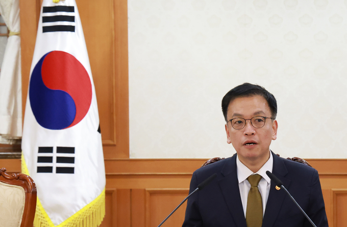 최상목 대통령 권한대행 경제부총리 겸 기획재정부 장관이 지난 27일 오후 정부서울청사에서 열린 국가안전보장회의(NSC)를 주재하고 있다. (사진=연합뉴스)