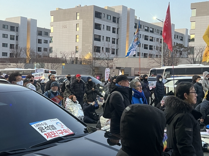 15일 오전 윤석열 대통령 체포를 촉구하는 집회가 진행되고 있다. (사진=장진 기자)