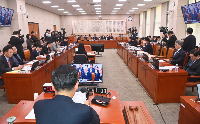 국회 법제사법위원회가 20일 낮 서울 여의도 국회에서 서울 서부지방법원 불법 폭력사태 관련 현안질의를 실시하고 있다. (사진=옥지훈 기자)