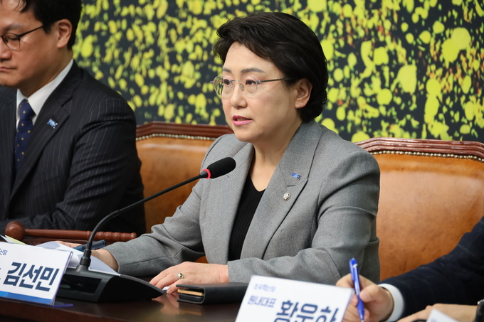 김선민 조국혁신당 당대표 권한대행이 20일 국회 본관 당회의실에서 열린 제62차 최고위원회의에서 모두발언을 하고 있다. (사진=조국혁신당 제공)