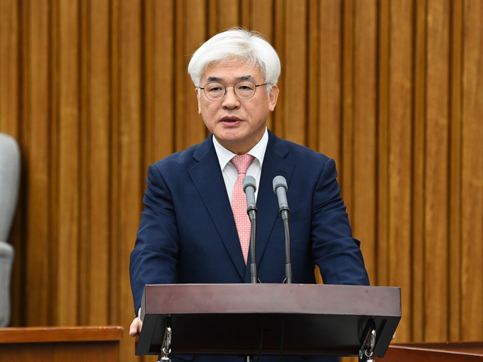 마은혁 헌법재판관 후보가 지난해 12월 23일 서울 여의도 국회에서 열린 헌법재판소 재판관 선출안 심사를 위한 인사청문회에서 모두발언을 하고 있다. (사진=옥지훈 기자)