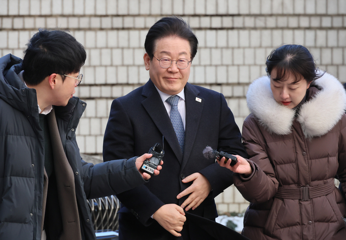 이재명 더불어민주당 대표가 5일 서울 서초구 서울고등법원에서 열린 공직선거법 위반 사건 2심 속행공판에 출석하고 있다. (사진=연합뉴스)