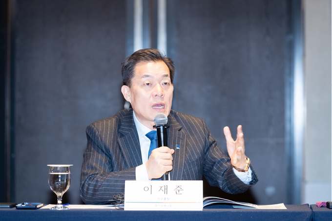 6일 기후위기 대응·에너지전환 지방정부협의회 2025년 정기총회에 참석한 이재준 수원시장이 발언하고 있다. (사진=수원시 제공)