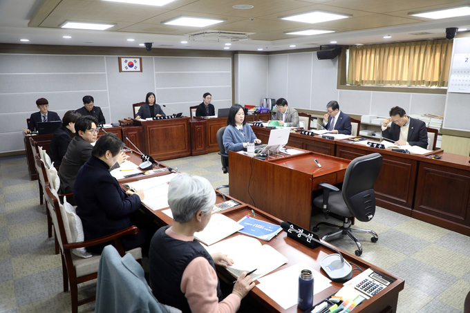 수원시의회 기획경제위원회. (사진=수원시의회 제공)
